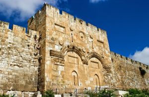 English: The Golden Gate (Gate of Mercy, Gate of Eternal Life. Sealed in 1541) in the middle of eastern wall of old Jerusalem.